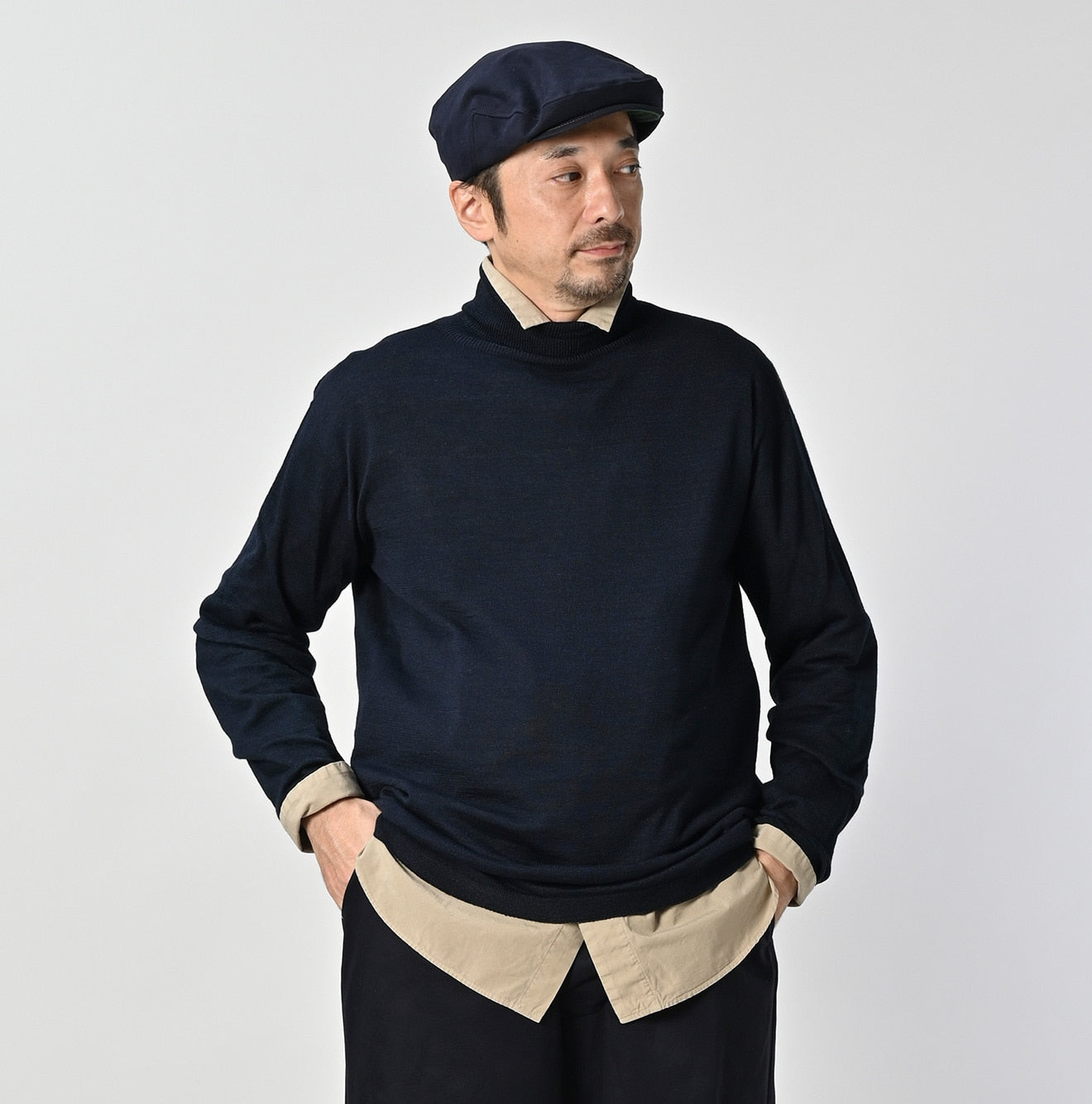 Indigo Whole Super Gauze 908 Turtle Neck Male Model
