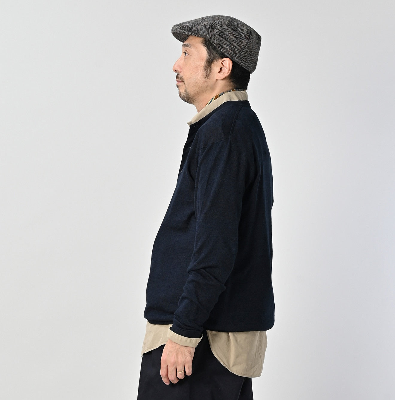 Indigo Whole Super Gauze 908 Henley Male Model
