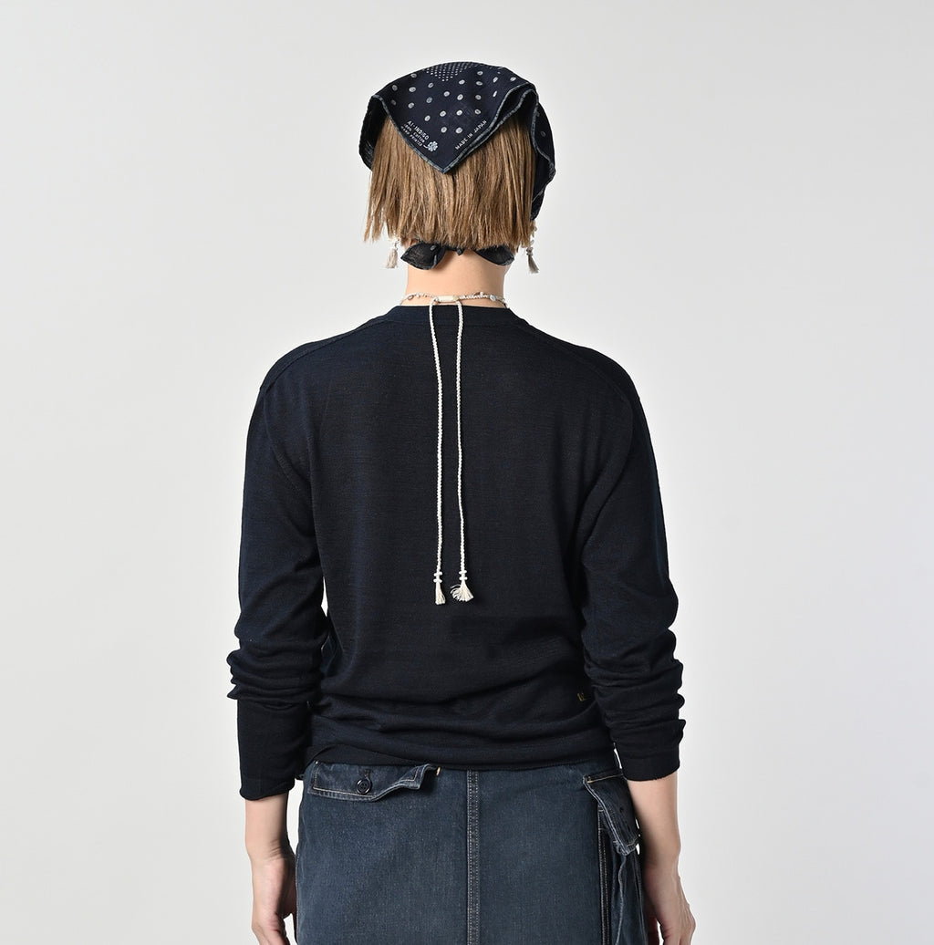 Indigo Whole Super Gauze 908 Henley Female Model