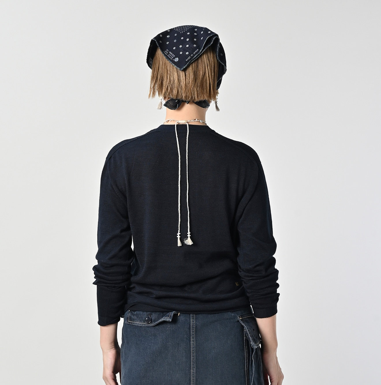 Indigo Whole Super Gauze 908 Henley Female Model