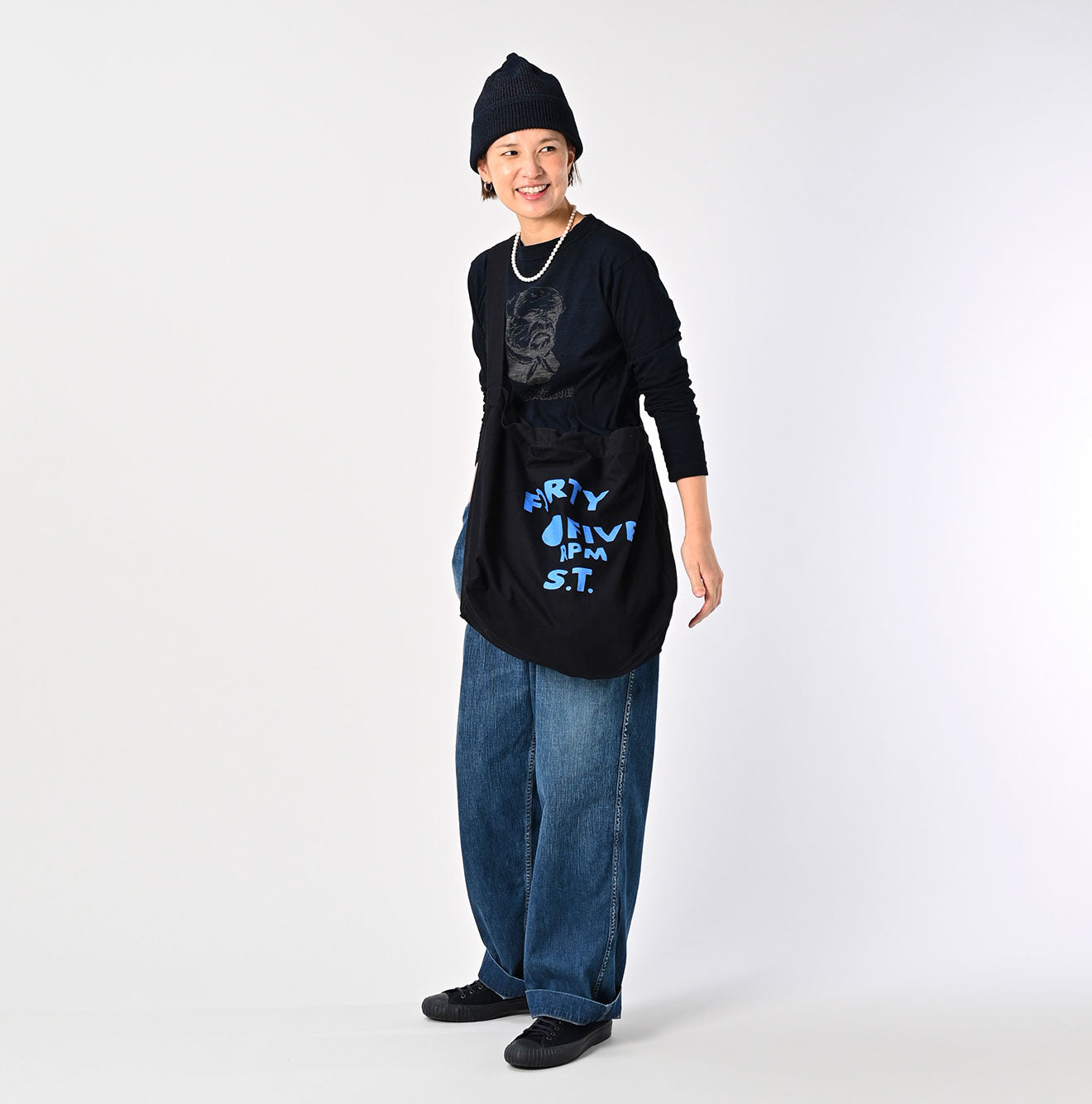 Indian 45 Star Tote Large Female Model