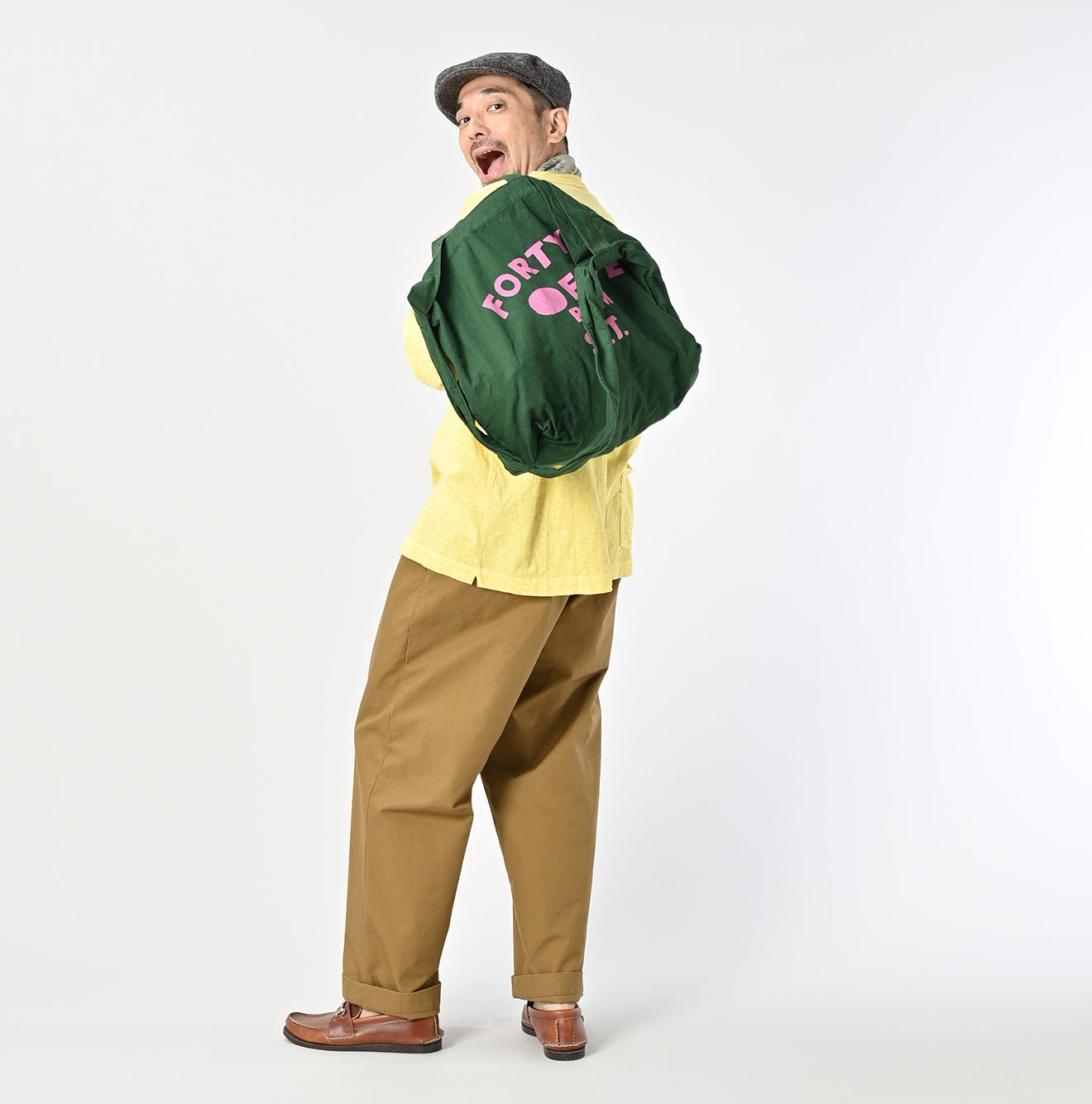 Indian 45 Star Tote Large Male Model