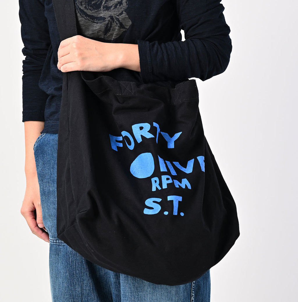 Indian 45 Star Tote Large Female Model