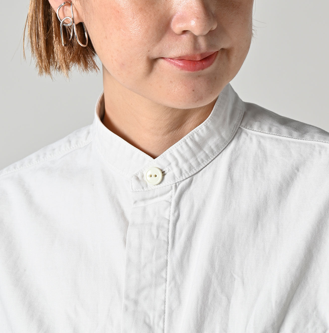 Thin Back Satin 908 Nîmes Shirt Detail