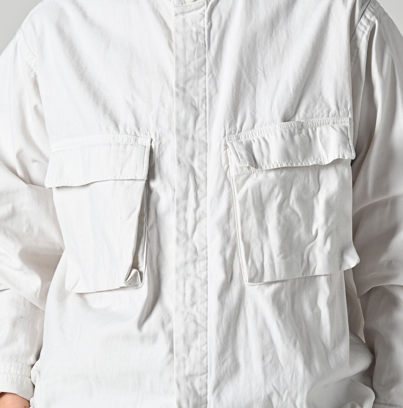 Thin Back Satin 908 Nîmes Shirt Detail