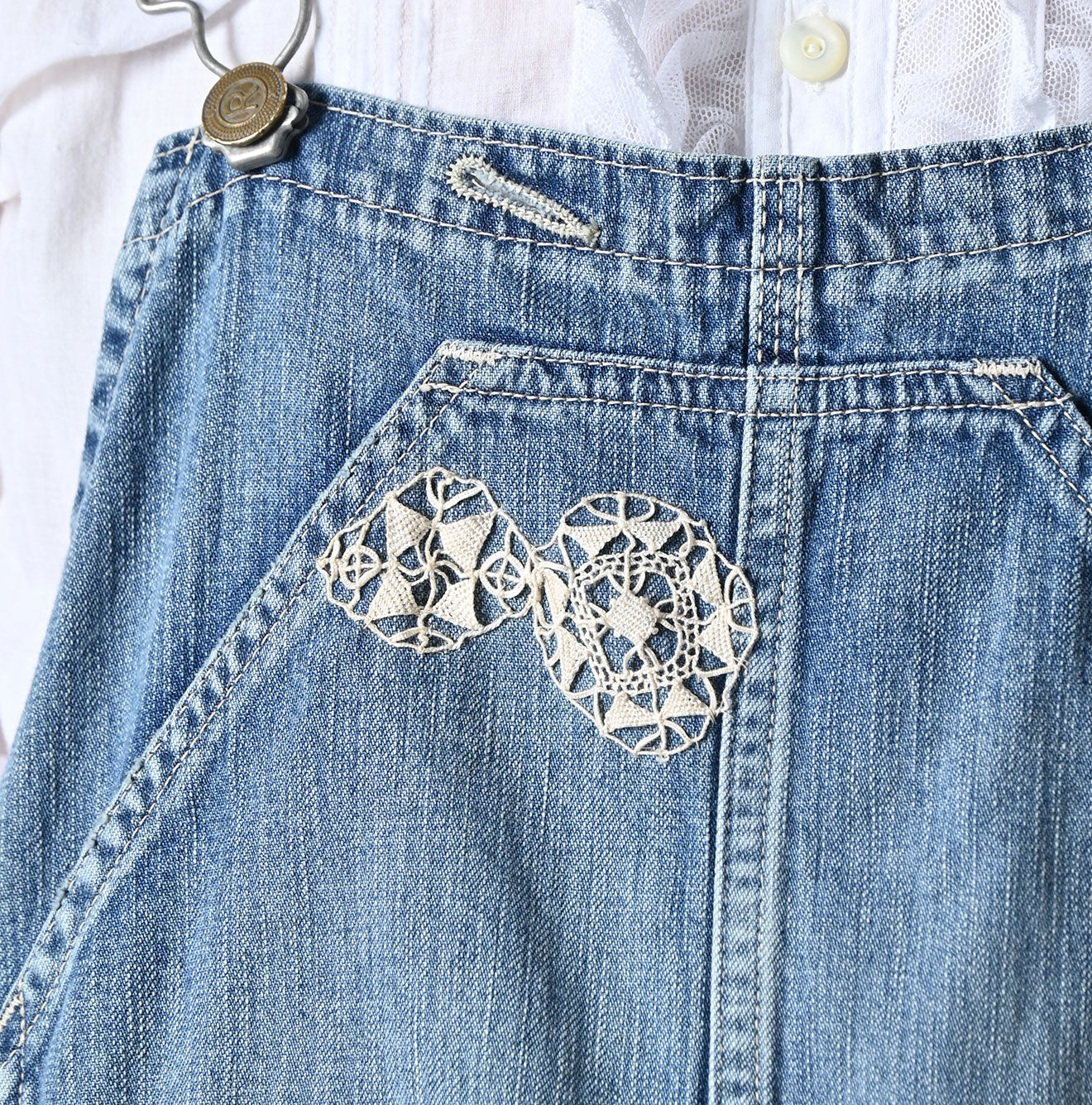 Mugihiko 908 Overalls APPARE Finish Lace Lace Detail