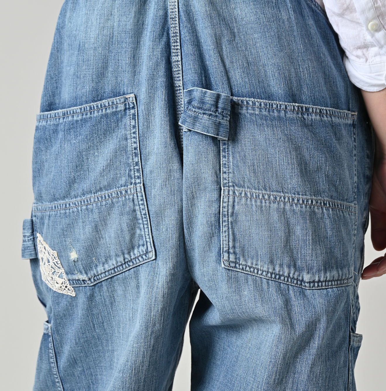 Mugihiko 908 Overalls APPARE Finish Lace Lace Detail