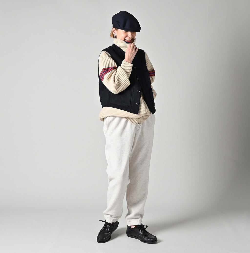 Top Heritage Urake 908 Sweatpants Female Model