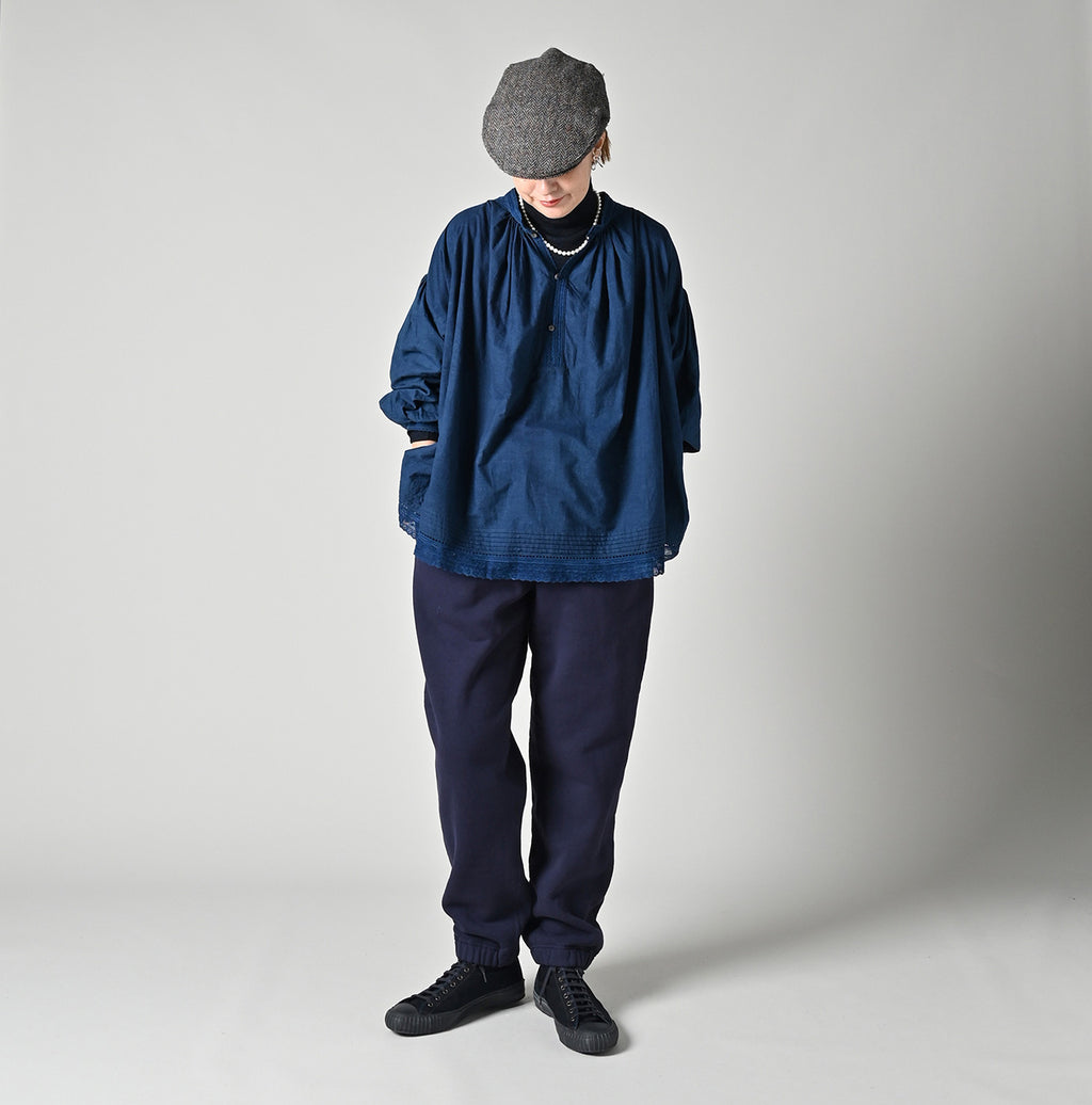 Heritage Urake 908 Sweatpants Female Model