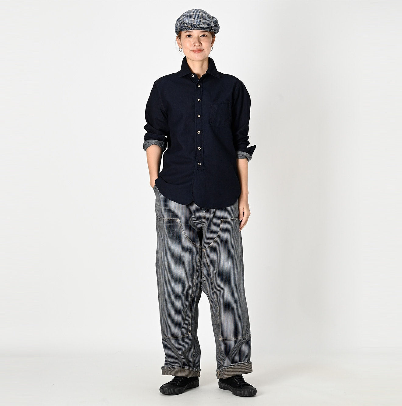 Indigo Double Woven 908 Loafer Shirt Female Model