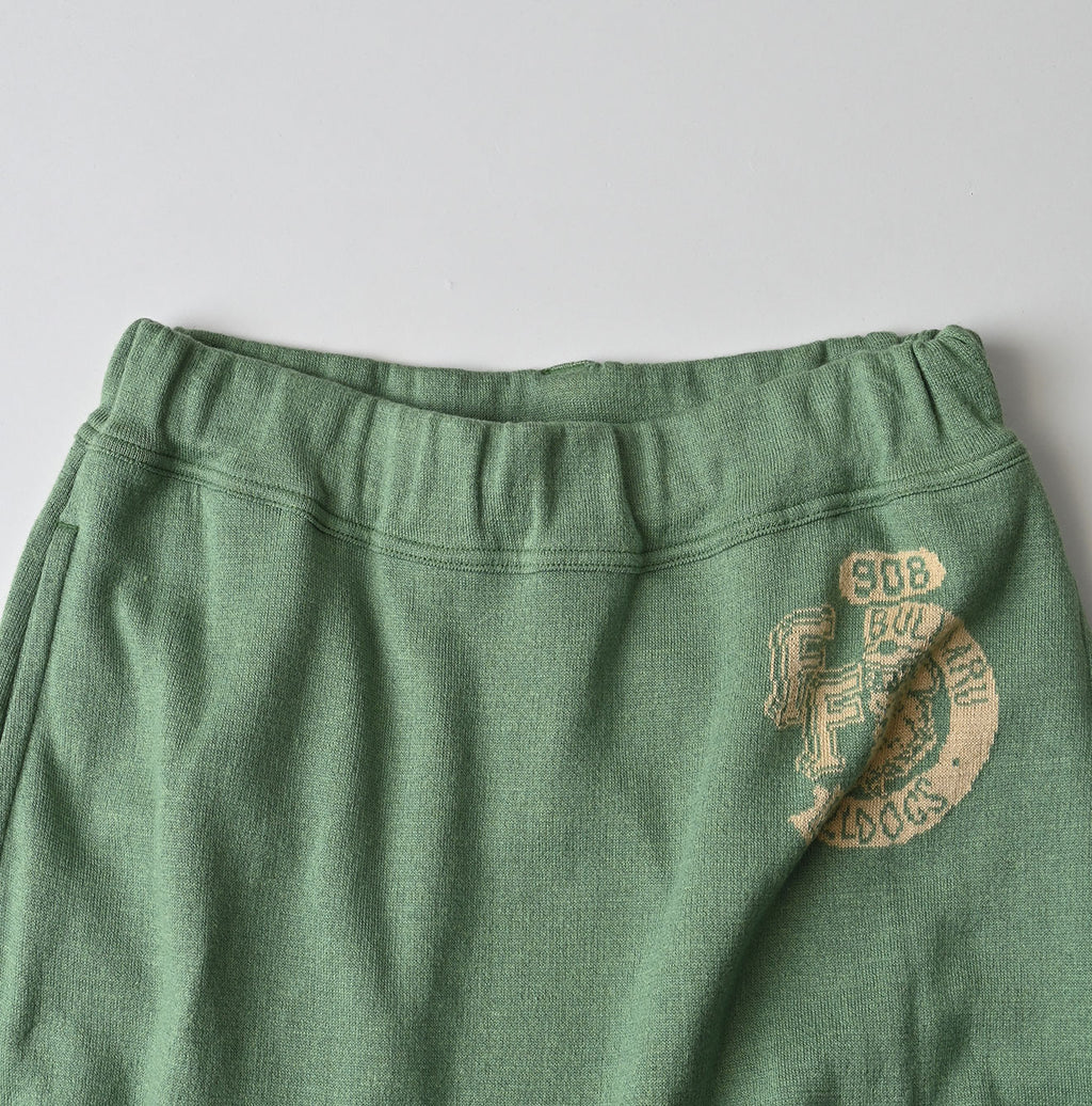 Smooth Skirt Detail
