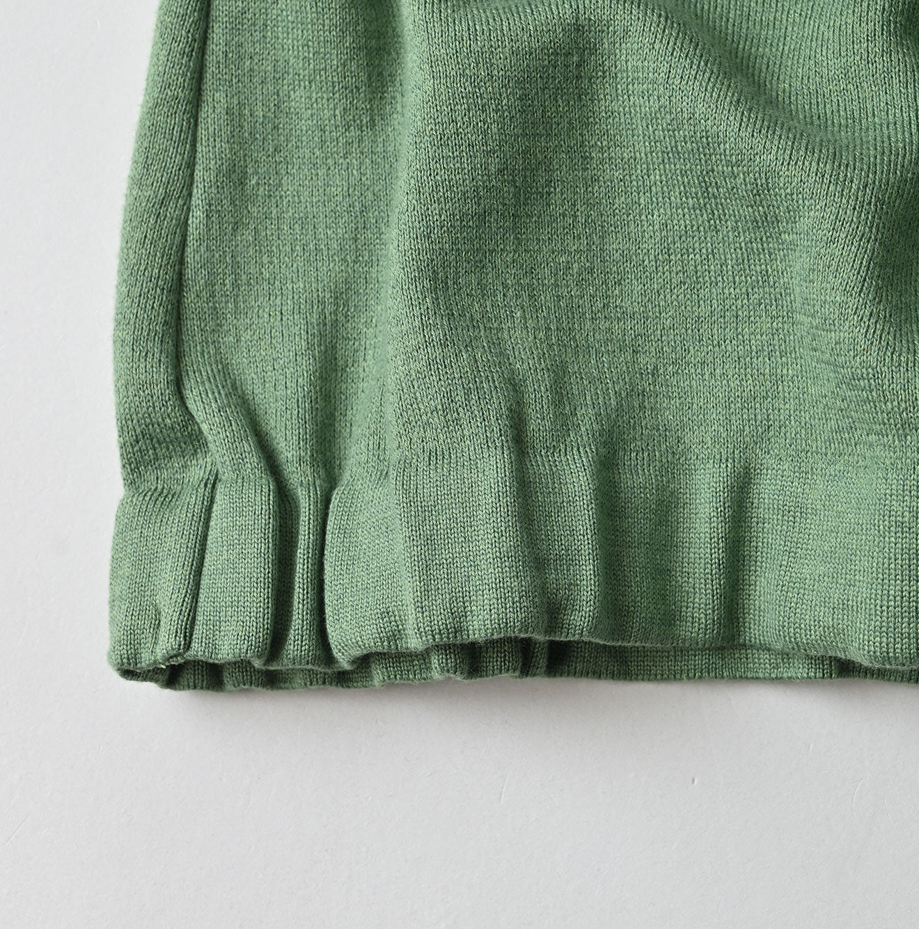 Smooth Skirt Detail