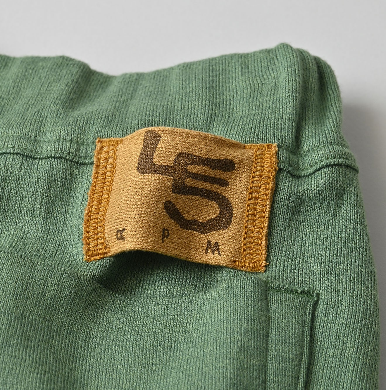 Smooth Skirt Detail