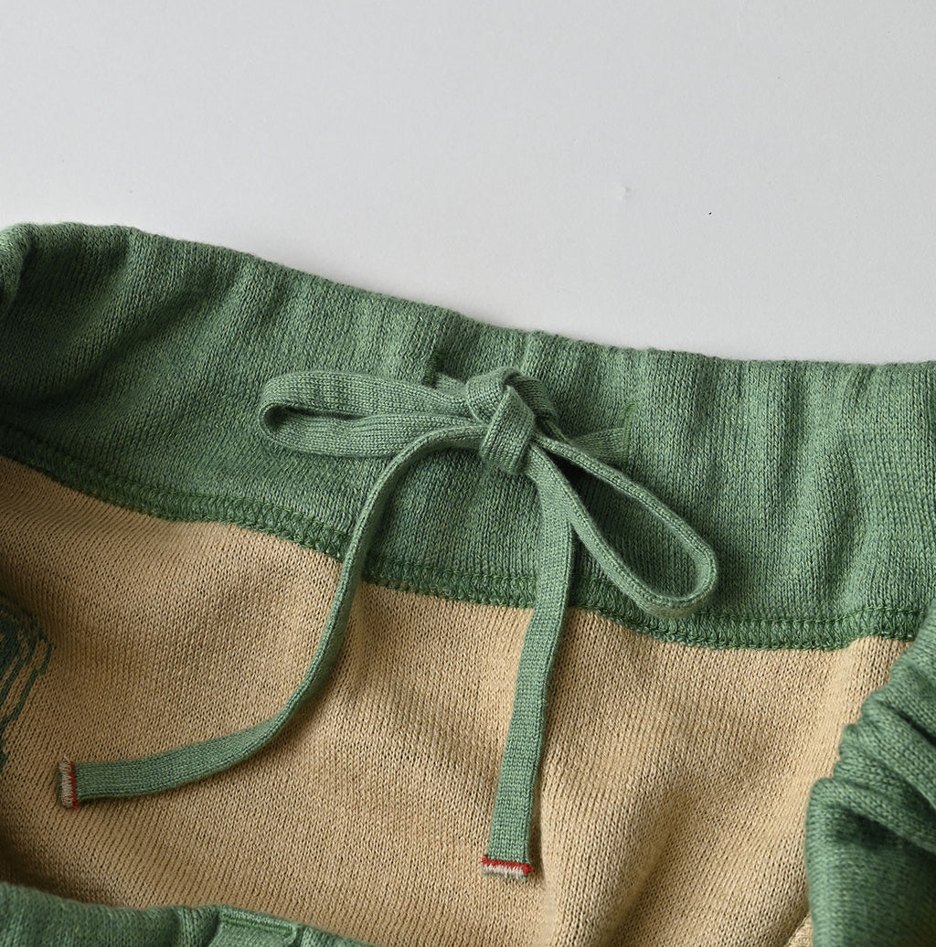 Smooth Skirt Detail