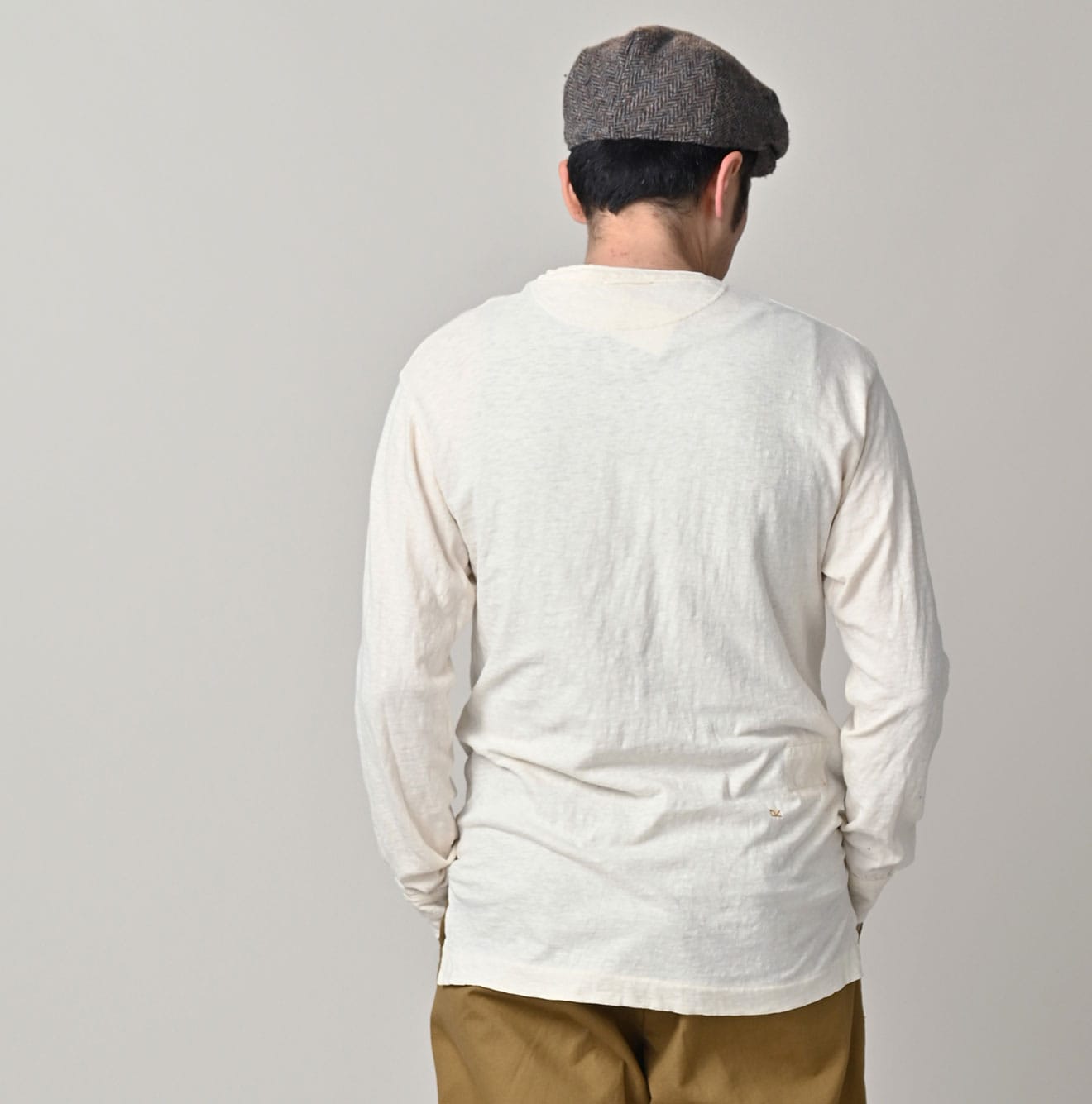 Tenjiku 908 Henley Male Model