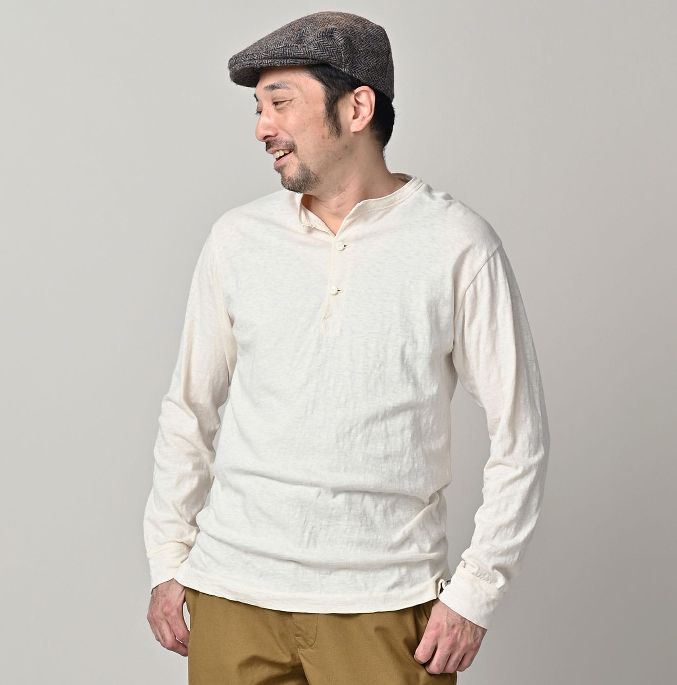 Tenjiku 908 Henley Male Model