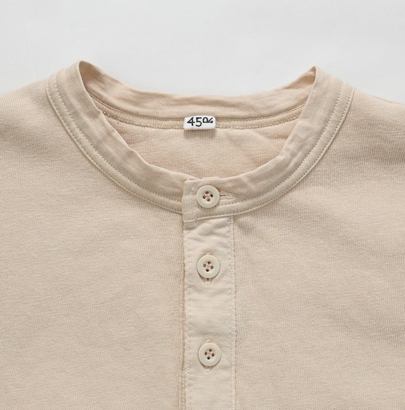 Urake 908 Henley Detail
