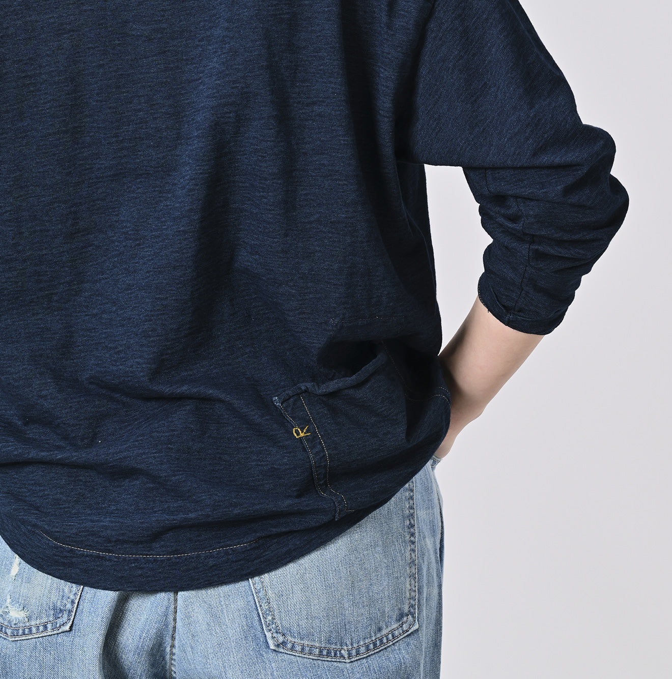 Indigo 908 Ocean T-shirt Detail