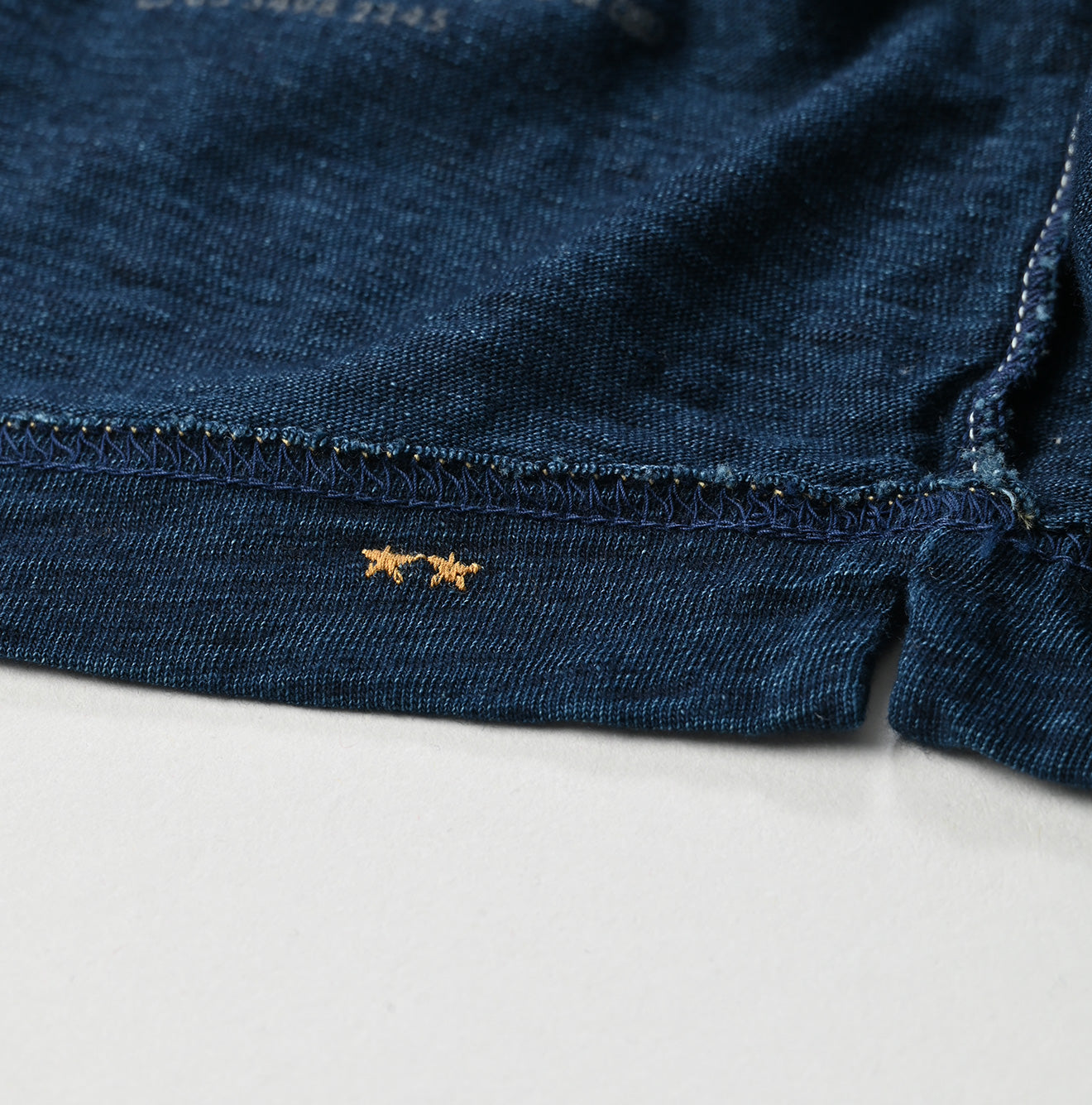 Indigo 908 Ocean T-shirt Detail
