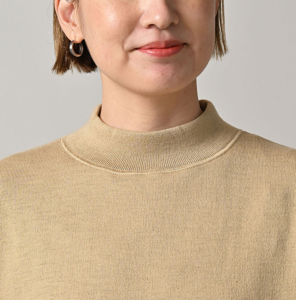 Smooth Yock Neck M Shirt Detail