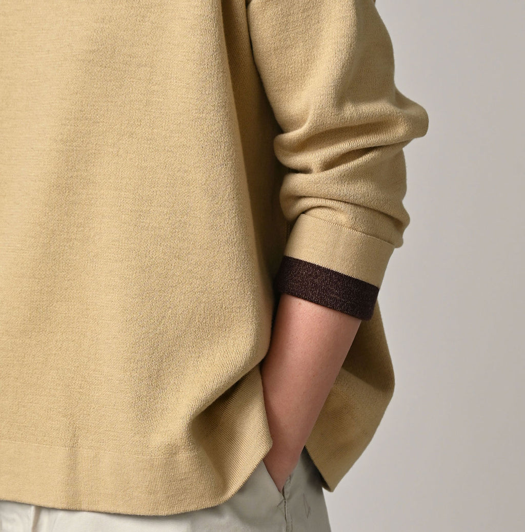 Smooth Yock Neck M Shirt Detail