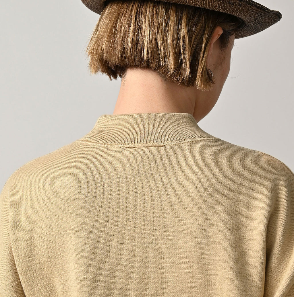 Smooth Yock Neck M Shirt Detail