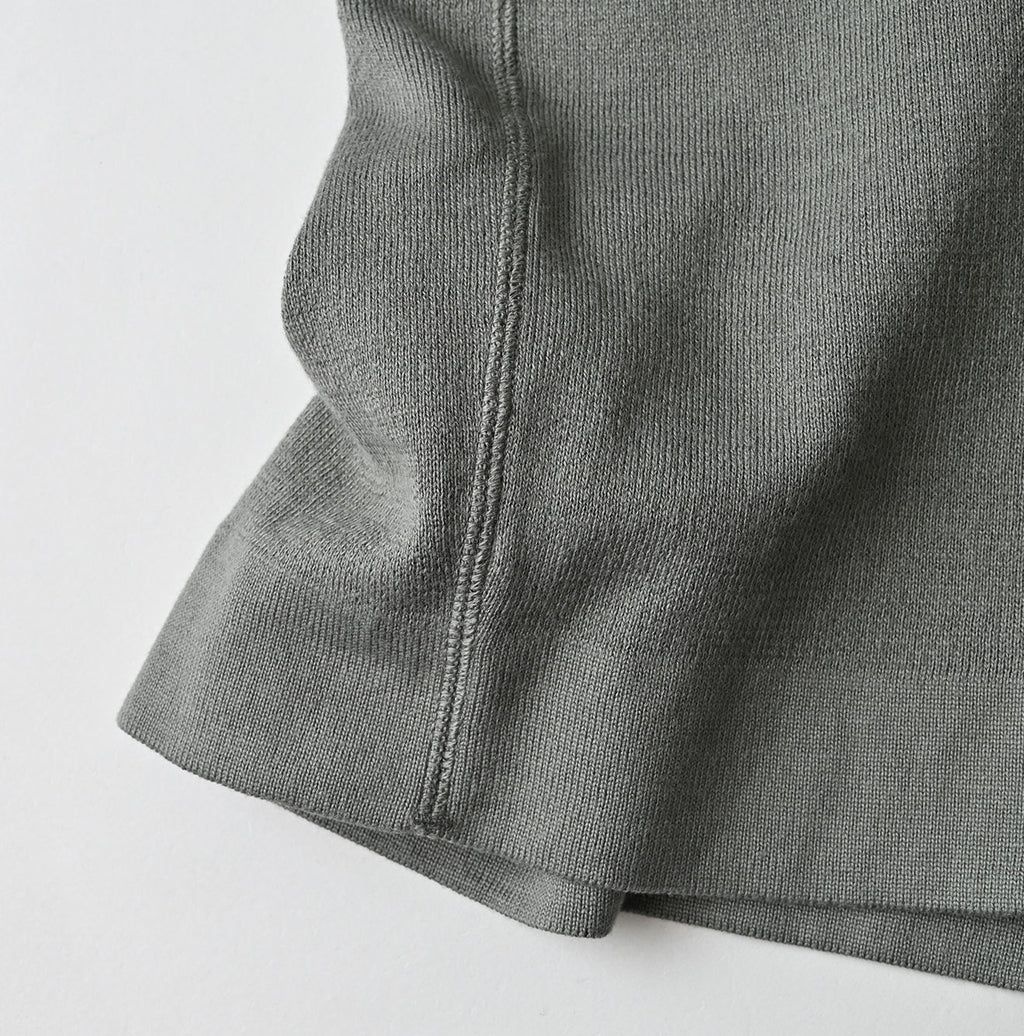 Smooth Yock Neck M Shirt Detail