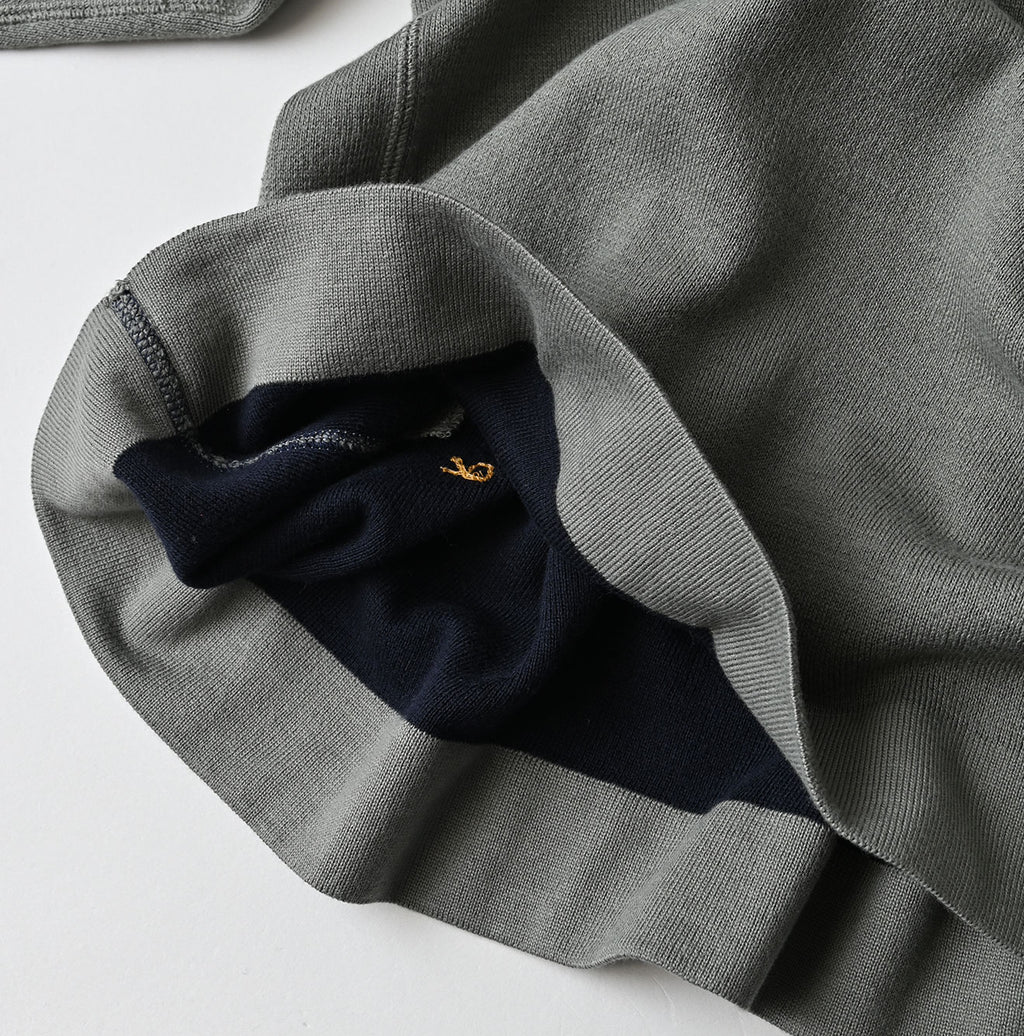 Smooth Yock Neck M Shirt Detail