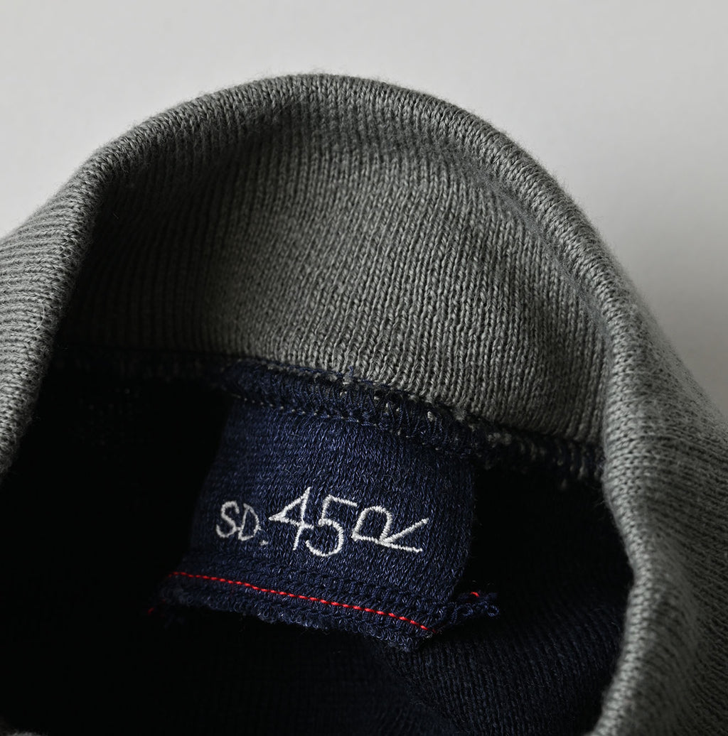 Smooth Yock Neck M Shirt Detail