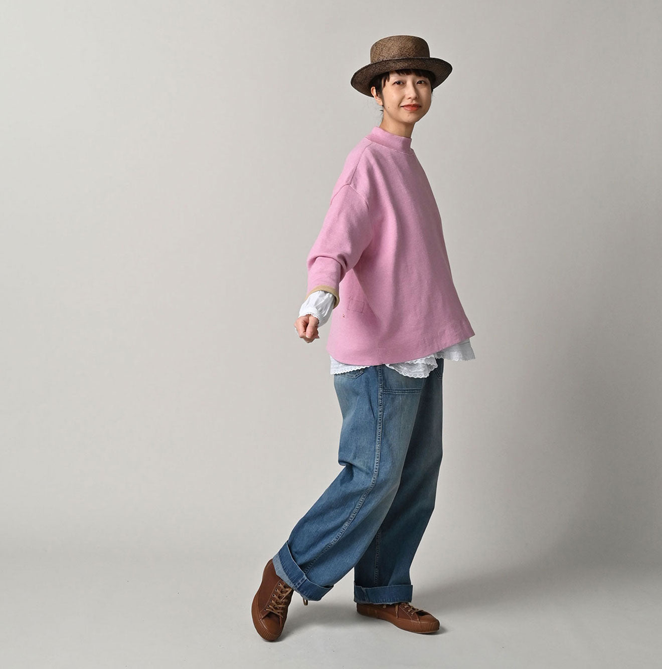 Smooth Yock Neck M Shirt Female Model