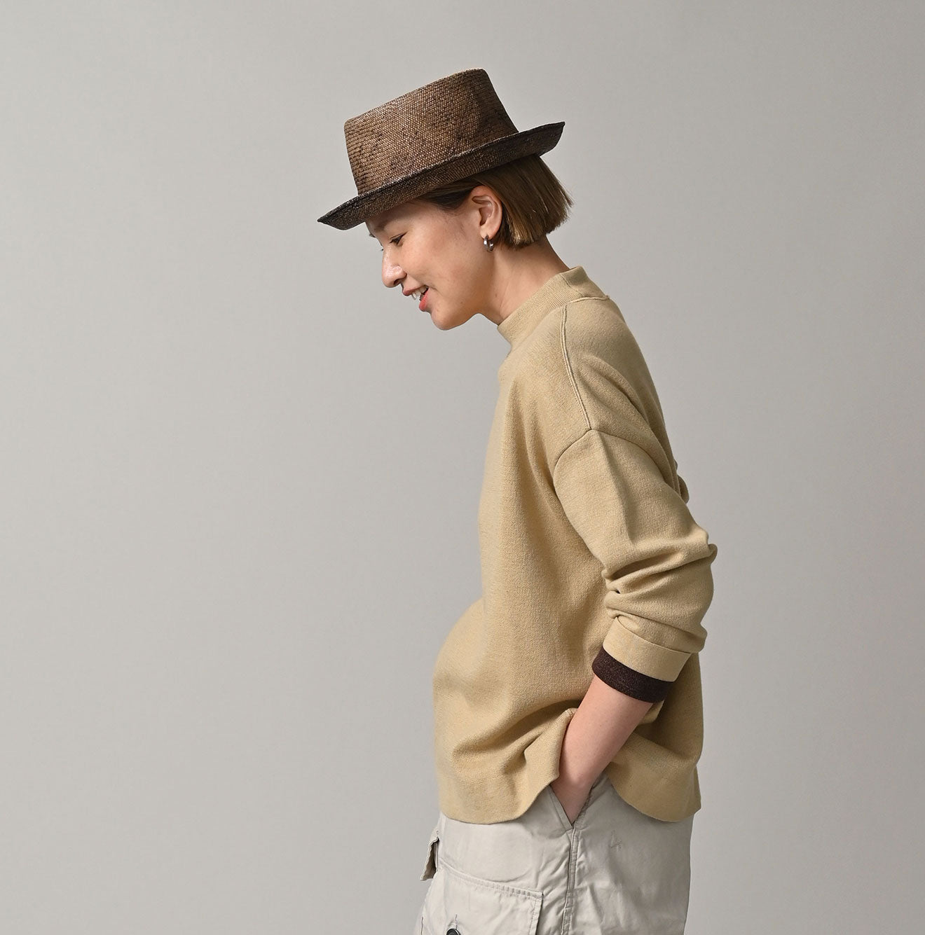 Smooth Yock Neck M Shirt Female Model