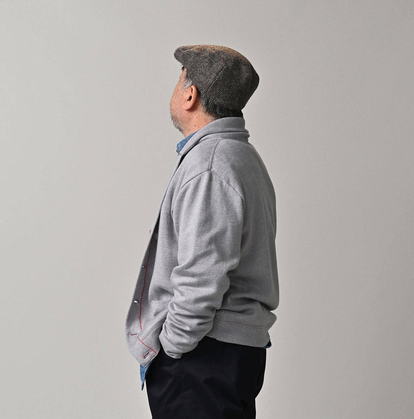 Smooth 908 Shawl Cardigan Male Model