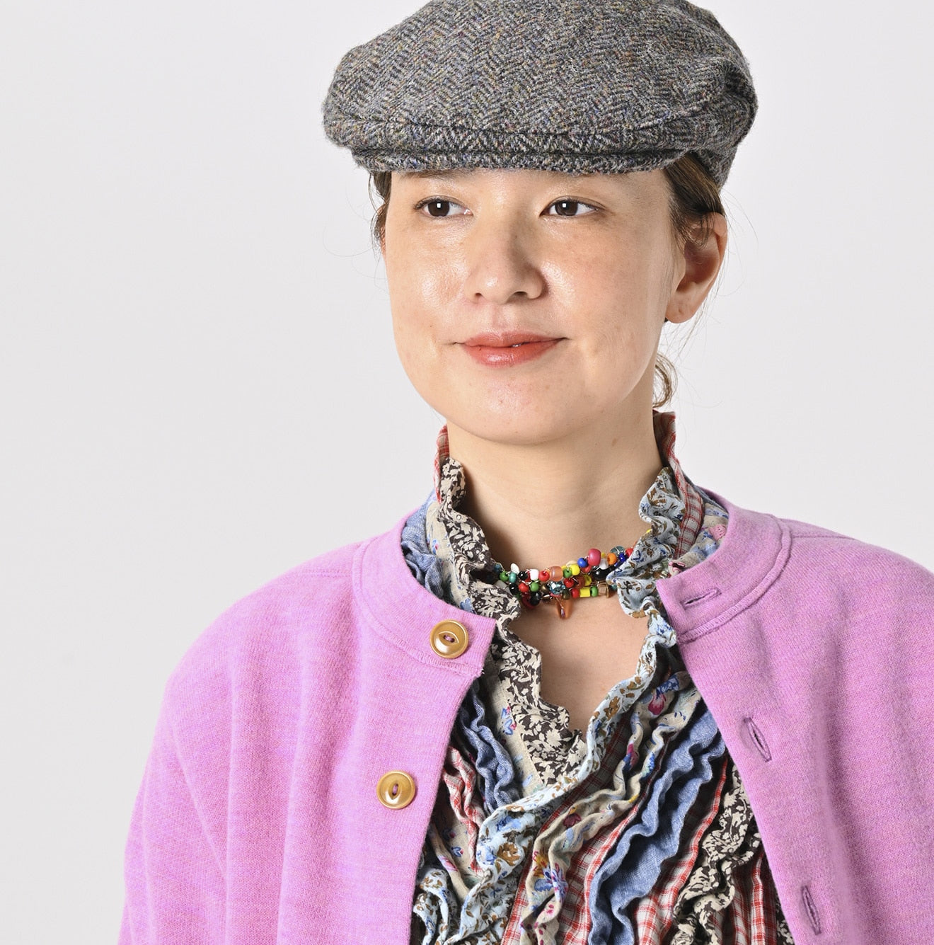 Horizontal Urake 908 Cardigan Female Model