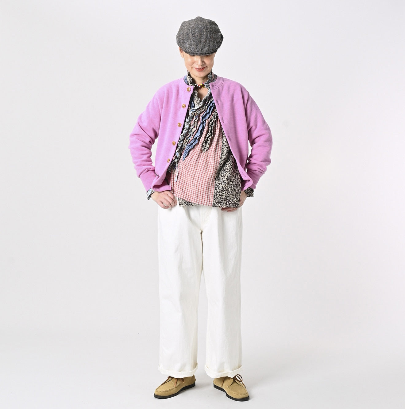 Horizontal Urake 908 Cardigan Female Model