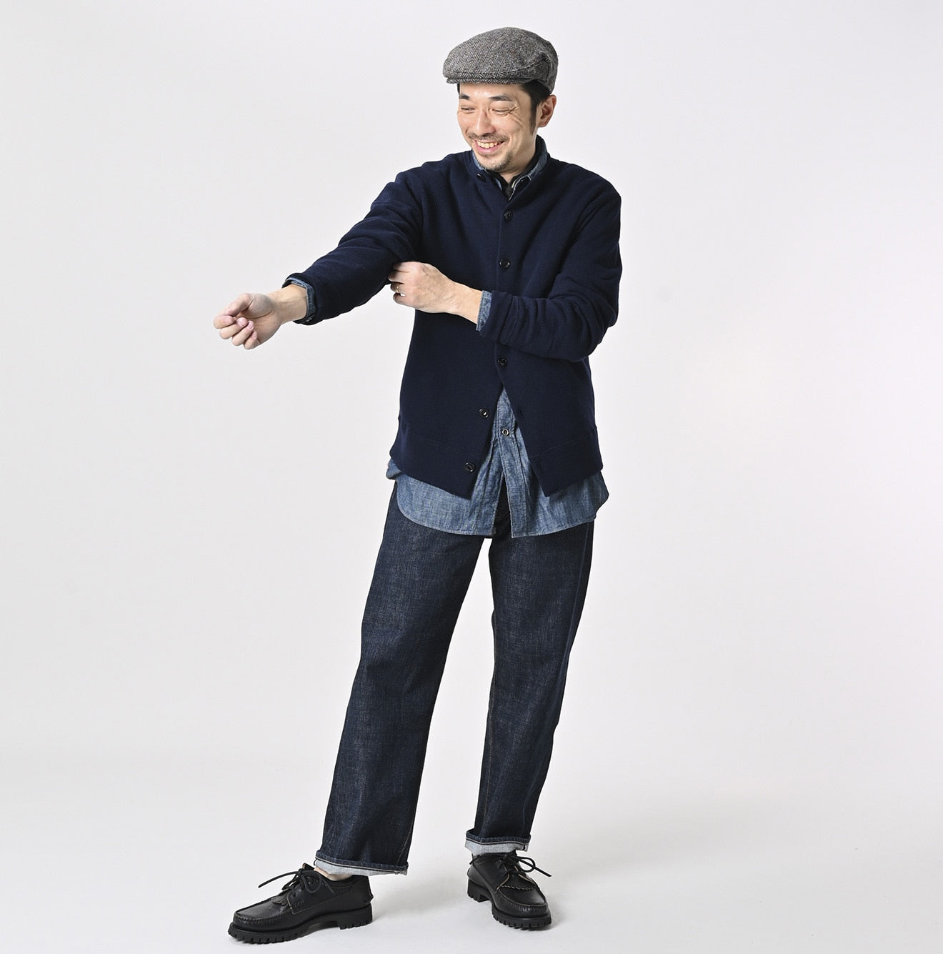 Horizontal Urake 908 Cardigan Male Model