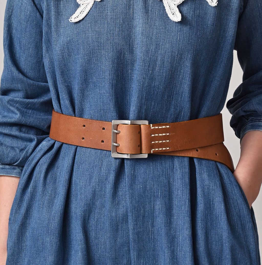 Vintage Leather Belt Wide Female Model