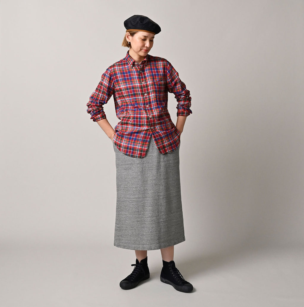 Gauze Double Woven 908 Loafer Button Down Shirt Female Model