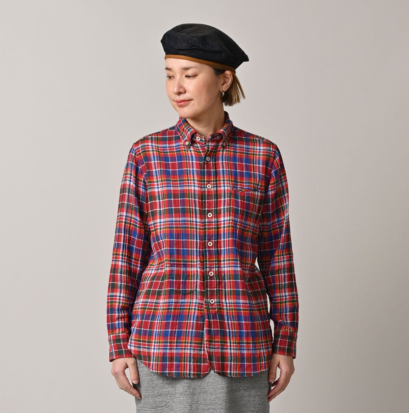 Gauze Double Woven 908 Loafer Button Down Shirt Female Model