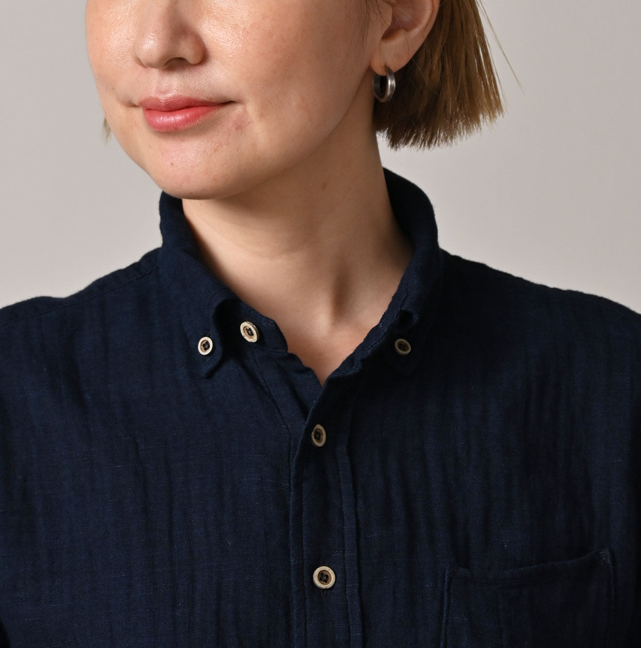 Indigo Gauze Double Woven 908 Loafer Button Down Shirt Detail