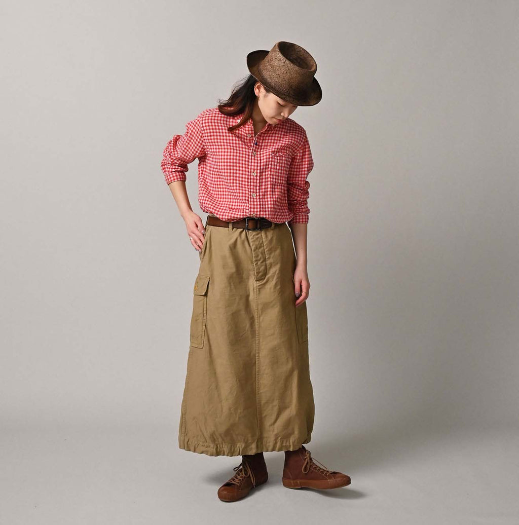 Back Satin Cargo Skirt Female Model