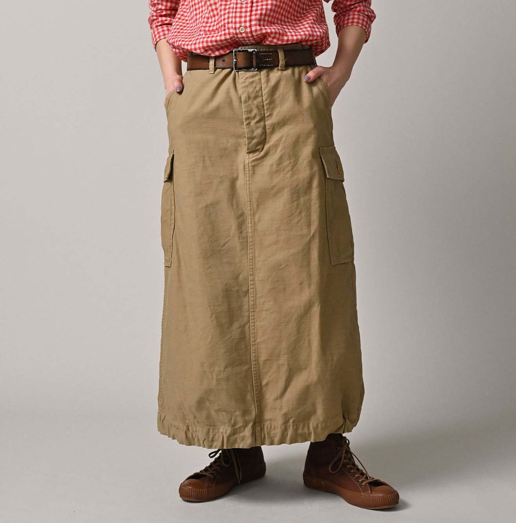 Back Satin Cargo Skirt Female Model
