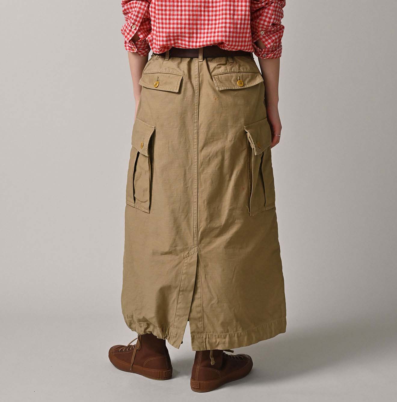 Back Satin Cargo Skirt Female Model