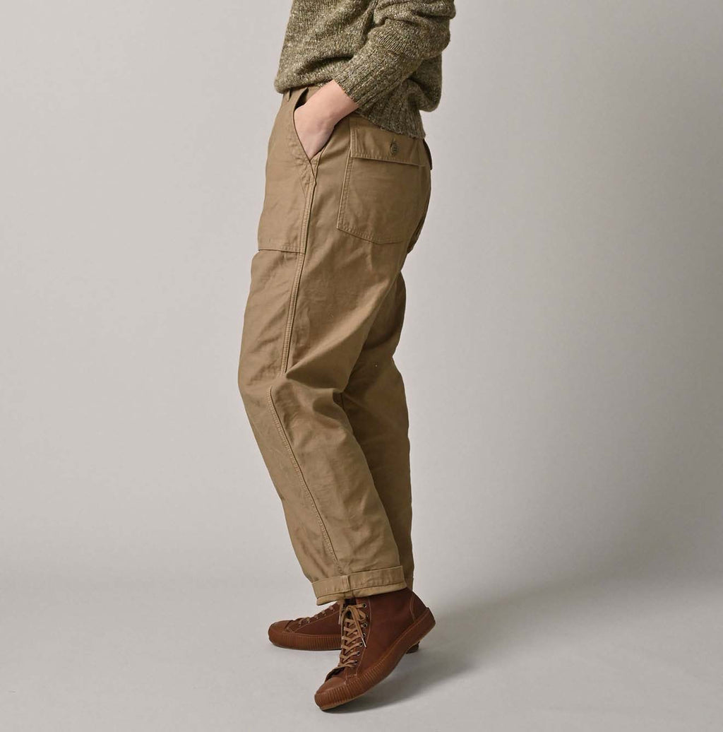 Back Satin 908 Baker Pants Female Model