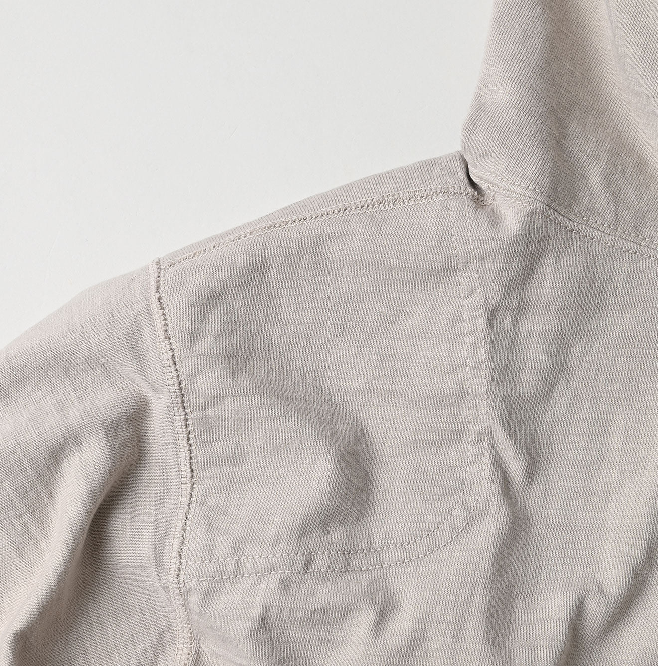 Dekoboko Tenjiku 908 Hoodie Detail