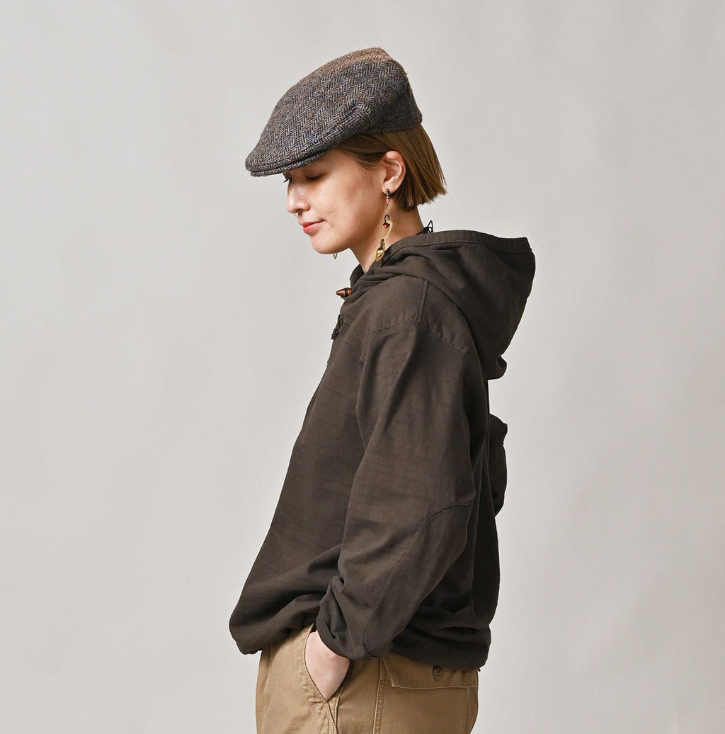 Dekoboko Tenjiku 908 Hoodie Female Model