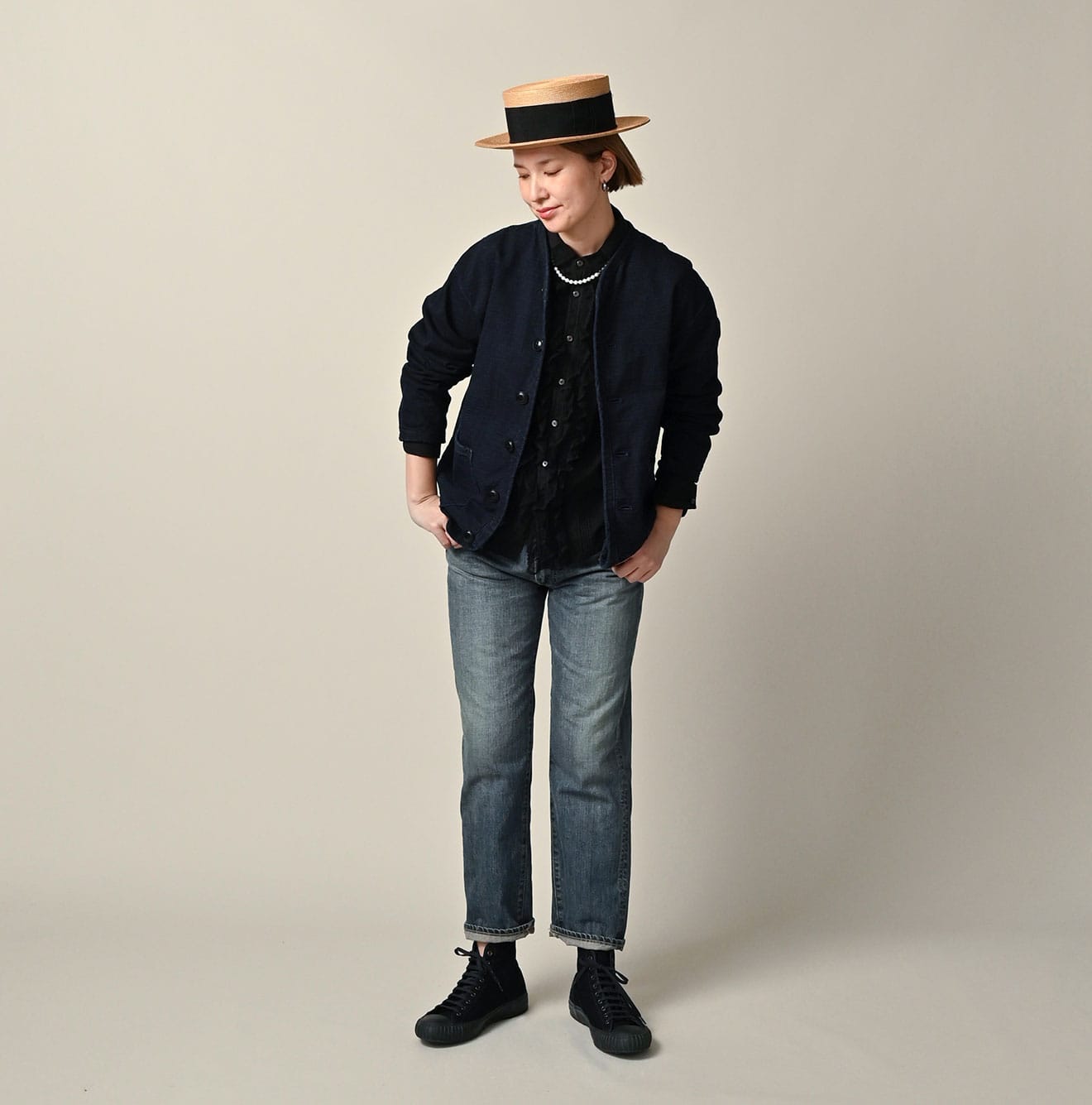 Indigo Dekoboko Tenjiku 908 Binder Cardigan Female Model