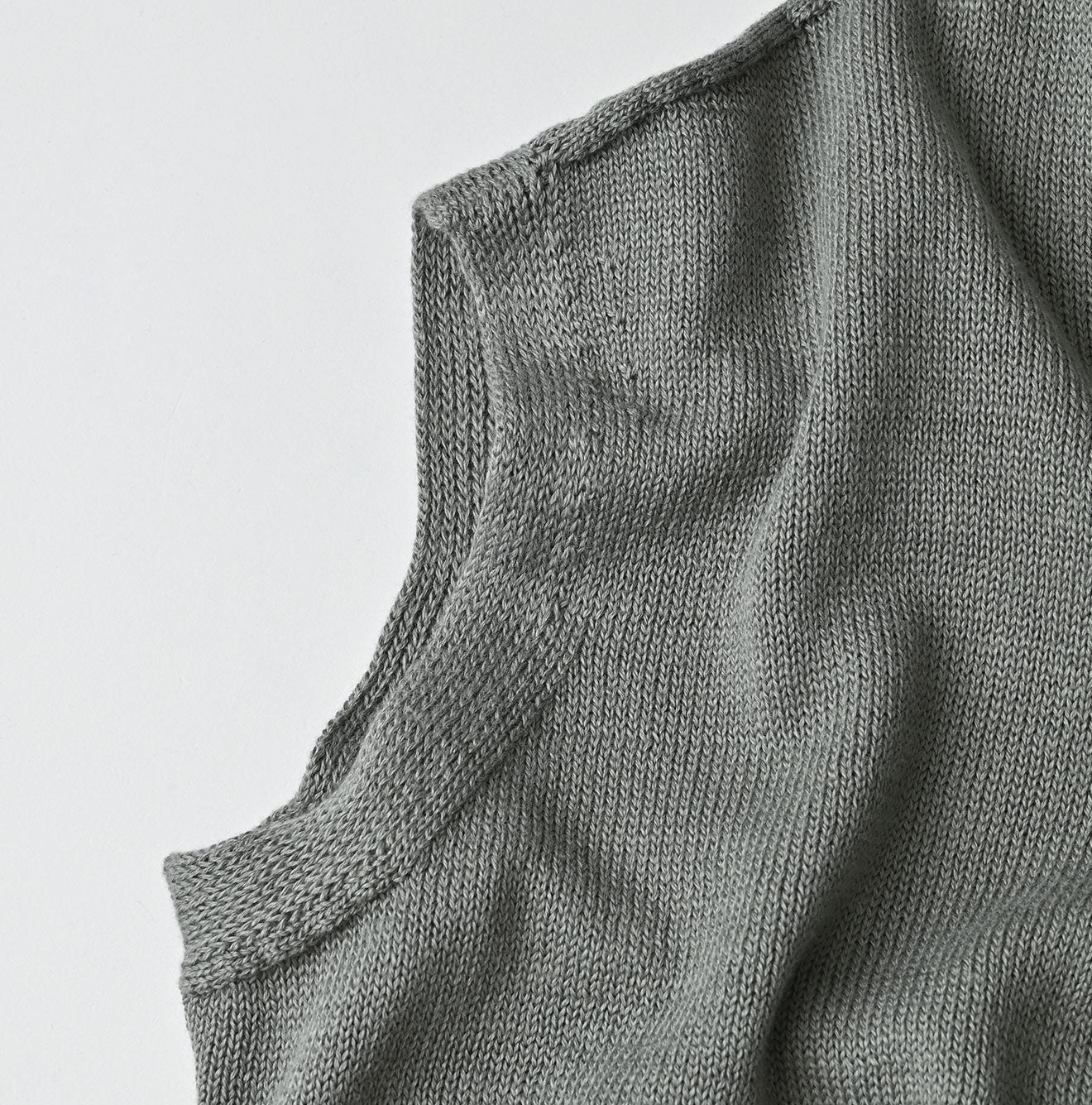 Low Gauge Super Gauze M Vest Detail