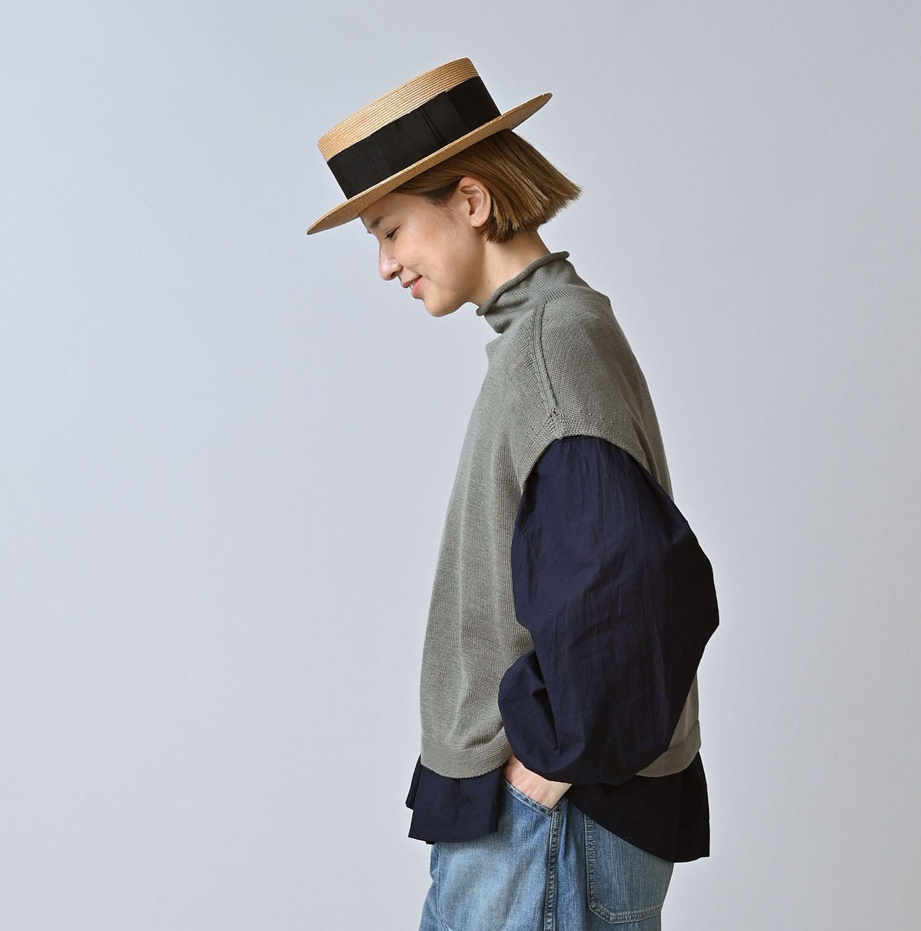 Low Gauge Super Gauze M Vest Female Model