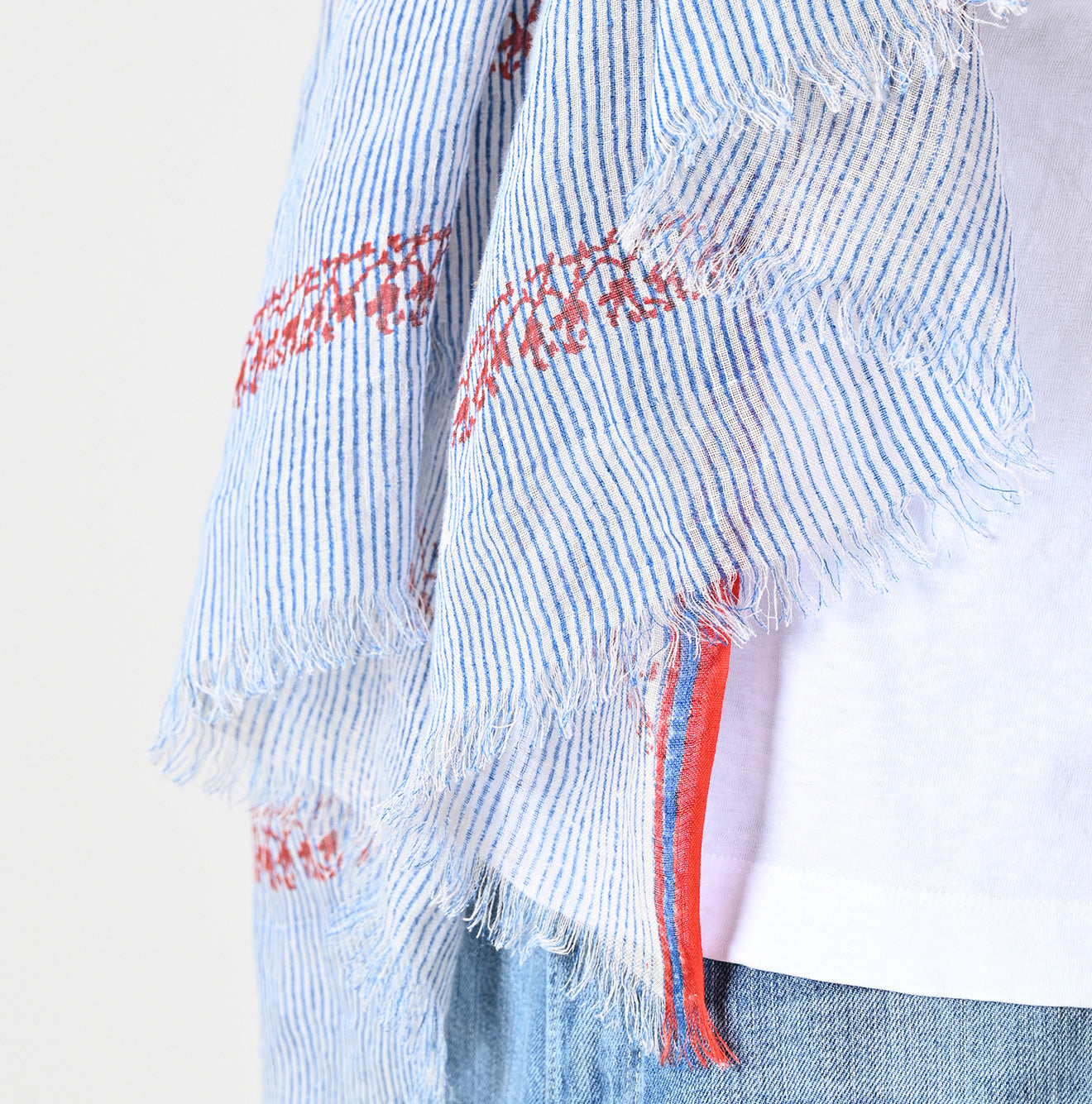 Indian Linen Hickory Embroidery Stole Detail