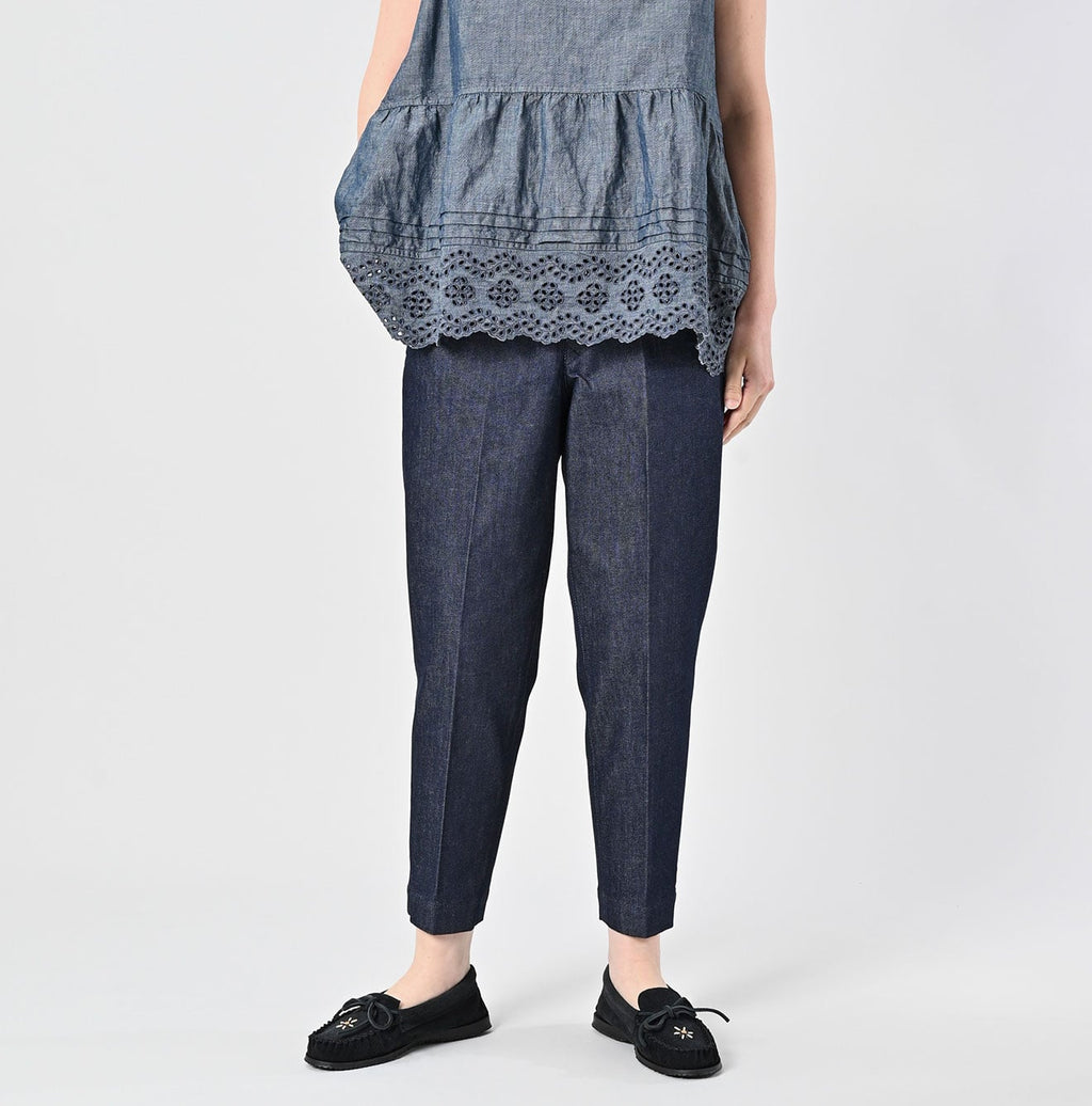 Rye Mugi Streched Denim Sabrina Slacks Female Model
